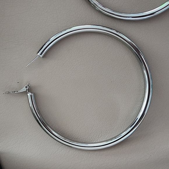 New Silver Tone Large Hoop earrings - Picture 3 of 4